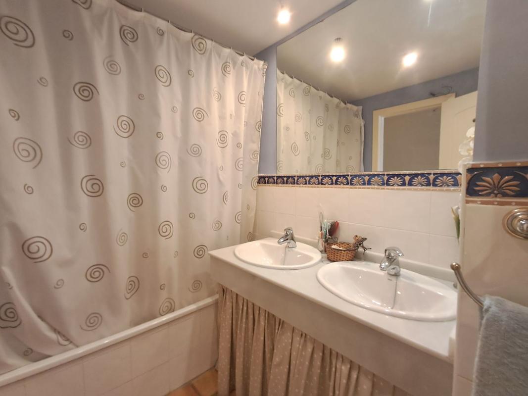 Properties for sale and rent in Spain photo 5