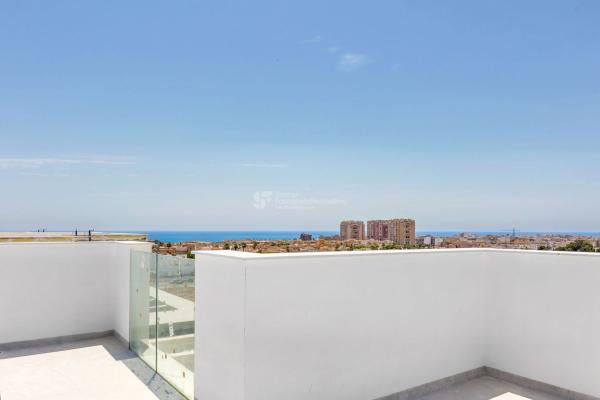 Аттик на продажу в  Ático en Calle Gomera, Aguas Nuevas, Torrevieja, Торревьеха photo 4