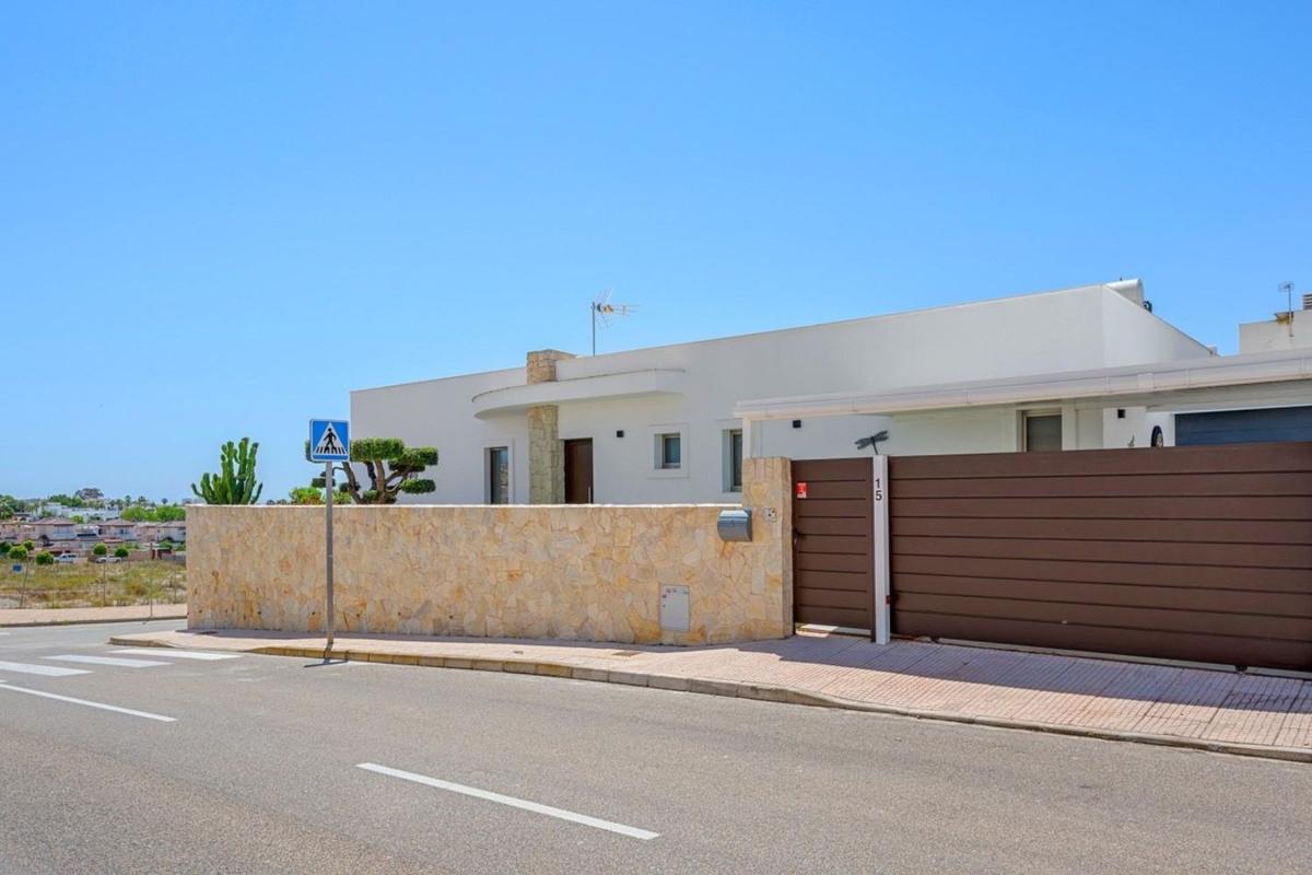 Properties for sale and rent in Spain photo 5