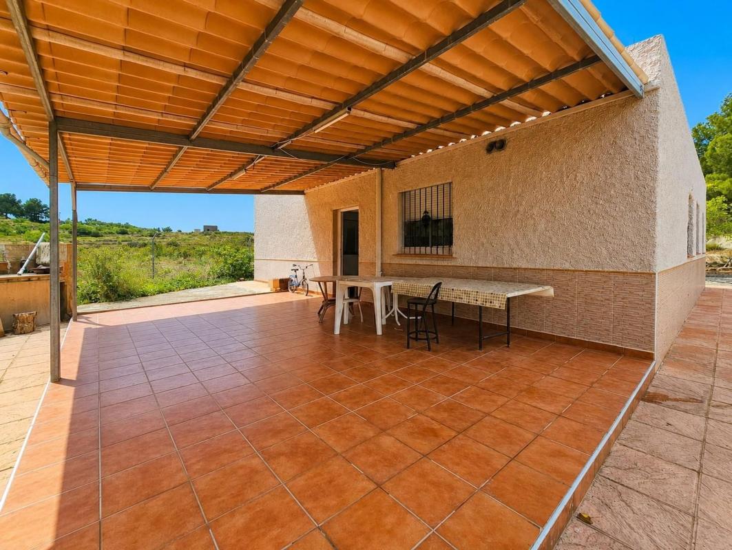 Propiedades en venta y alquiler en España photo 1
