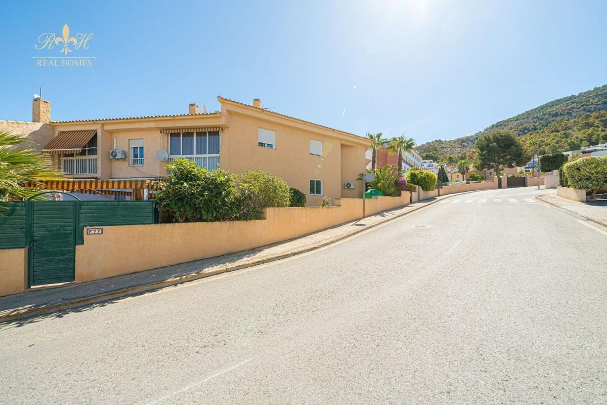 Properties for sale and rent in Spain photo 2