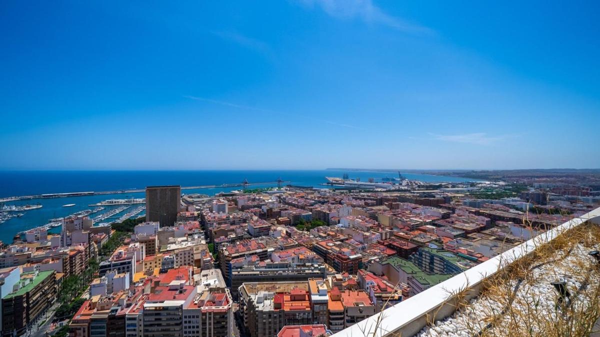 Продажа пентхауса на Ático en Calle Poeta Vila y Blanco, Ensanche-Diputación, Alicante / Alacant, Аликанте / Алакант photo 5