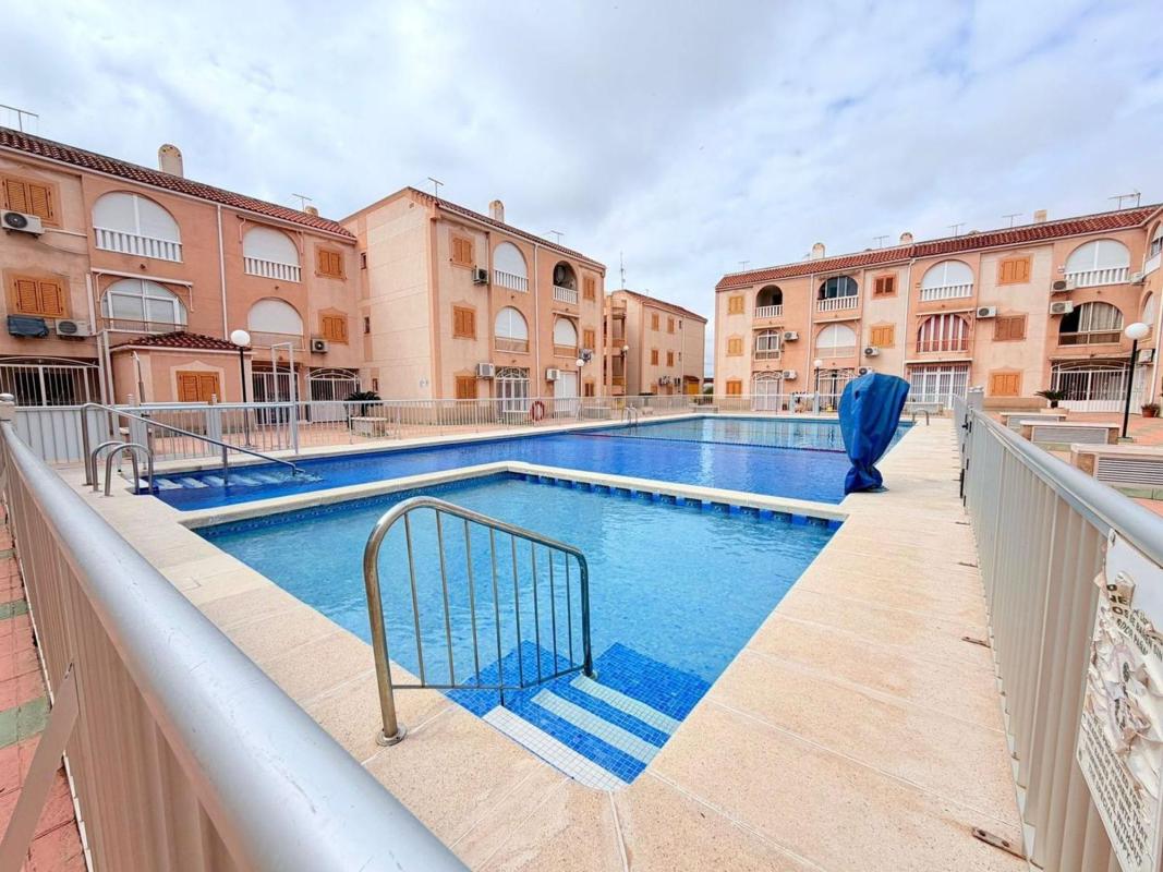 Sale of apartment in Piso en Calle Urbano Arregui, El Acequión, Torrevieja, Torrevieja
photo 1