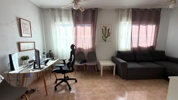 Venta de piso en Piso en Calle del Huerto, Parque de las Naciones, Torrevieja, Torrevieja
thumbnail 1