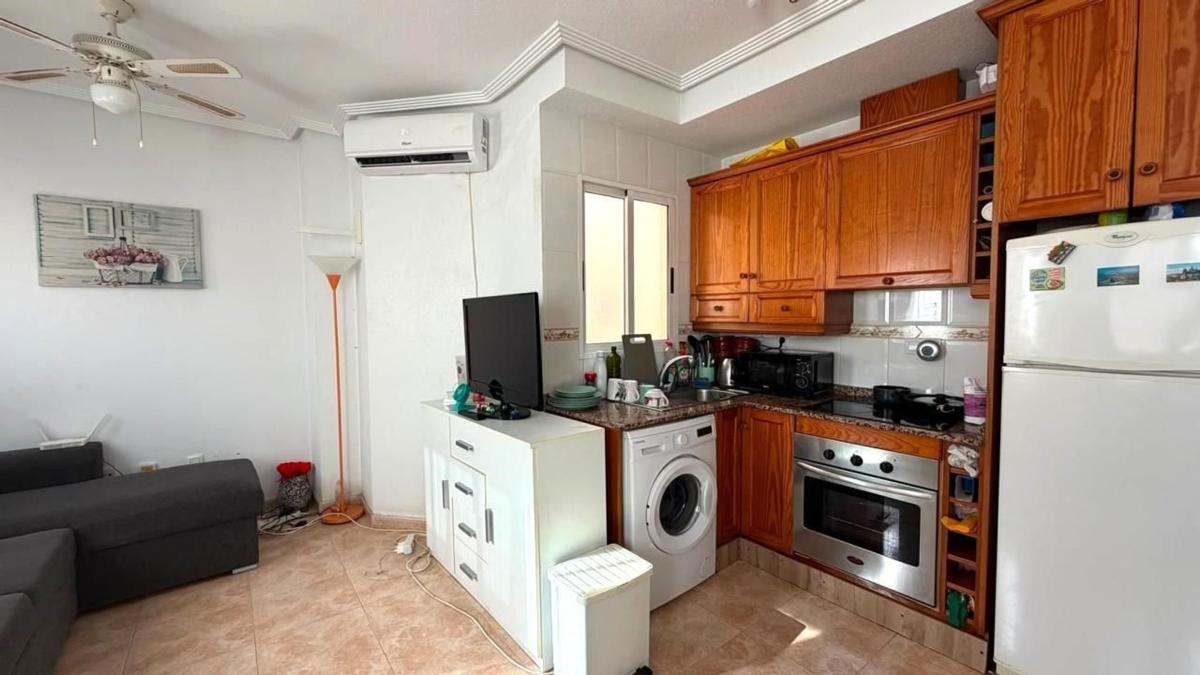 Venta de piso en Piso en Calle del Huerto, Parque de las Naciones, Torrevieja, Torrevieja
photo 5