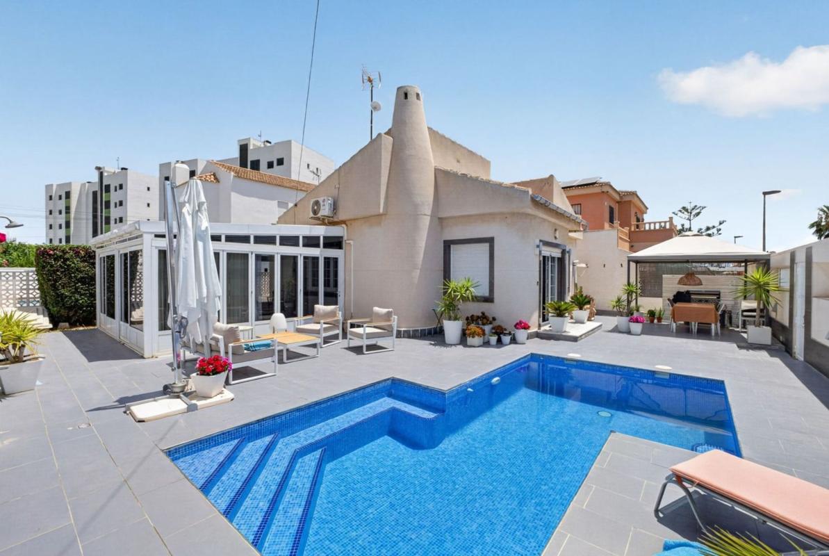 Venta de chalet independiente en Casa o chalet en Calle Venecia s/n, Mil Palmeras, Pilar de la Horadada, Pilar de la Horadada
photo 1