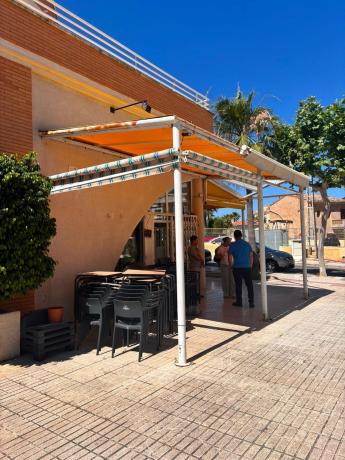 Cafetería, restaurante en Calle Joaquín Turina, L'Albir, Alfaz del Pi photo 2