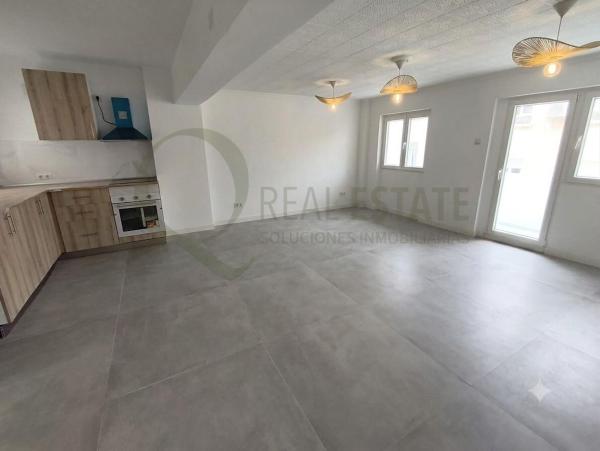 Sale of flat in Piso en Calle Espronceda, Carolinas Bajas, Alicante / Alacant, Alicante
thumbnail 3