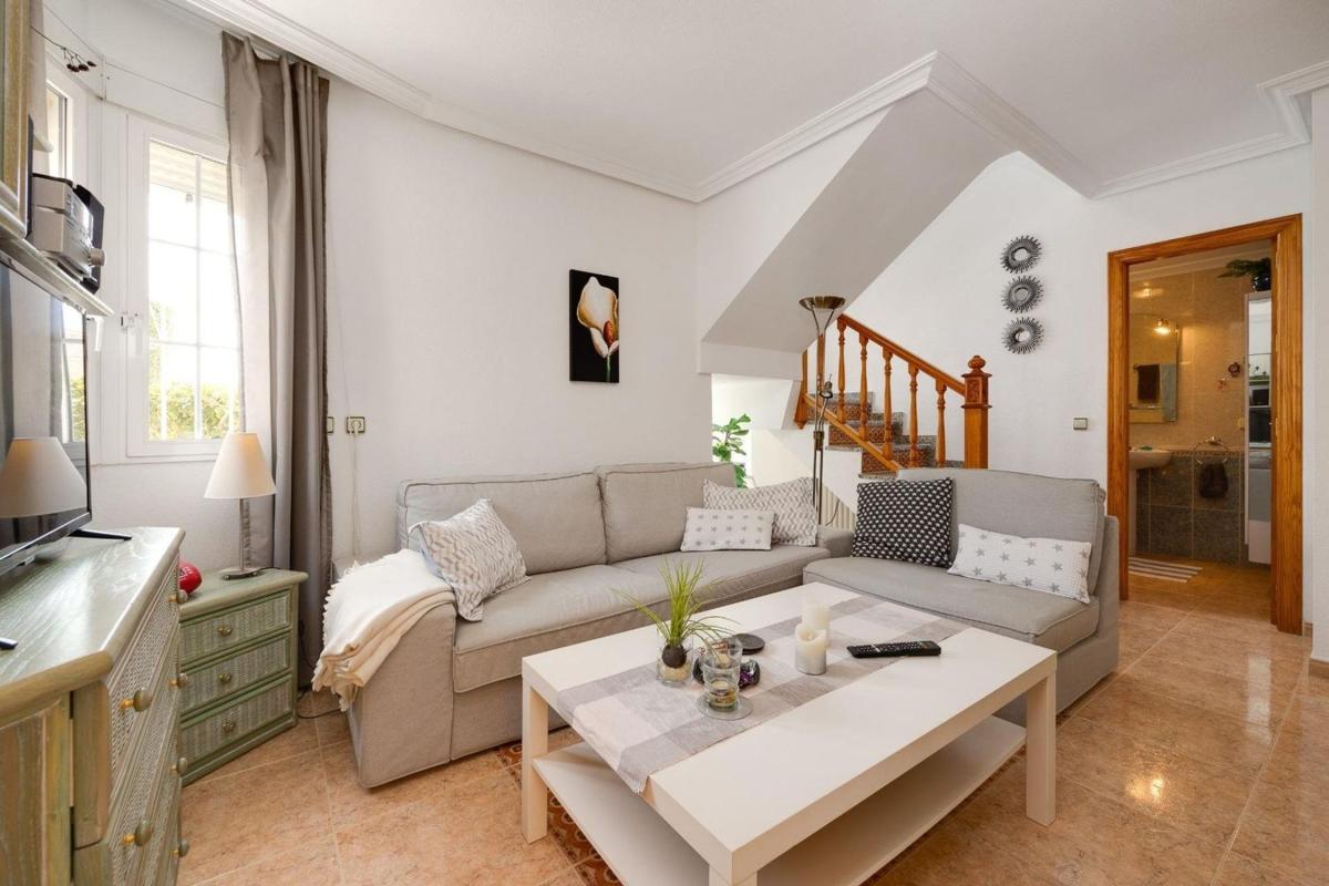 Venta de chalet adosado en  Chalet adosado en Calle Iguazu, 3, Playa Flamenca, Orihuela , Orihuela photo 2