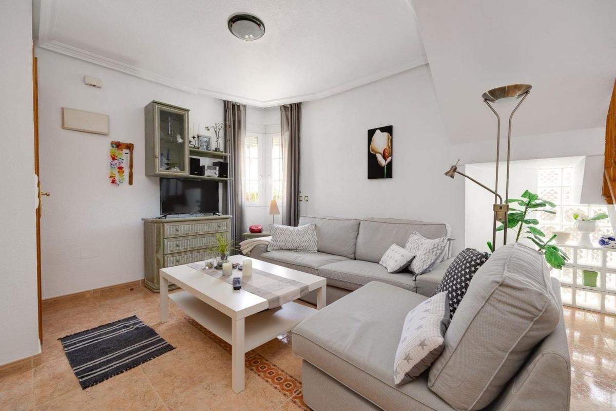 Venta de chalet adosado en  Chalet adosado en Calle Iguazu, 3, Playa Flamenca, Orihuela , Orihuela photo 3