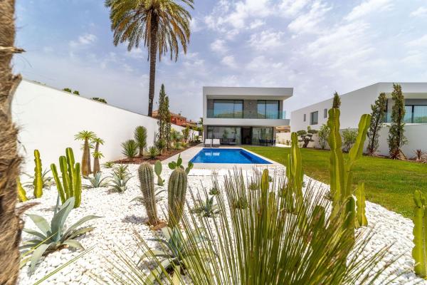 Casa o chalet independiente en Urb. Los Porqueroles, 9, Linda Vista-Nueva Alcántara-Cortijo Blanco, Marbella thumbnail 2