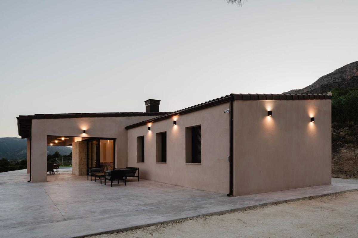 Properties for sale and rent in Spain photo 4