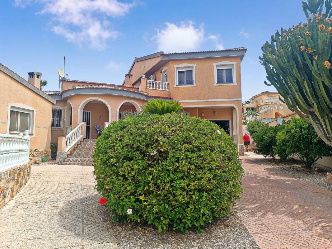 Propiedades en venta y alquiler en España photo 1