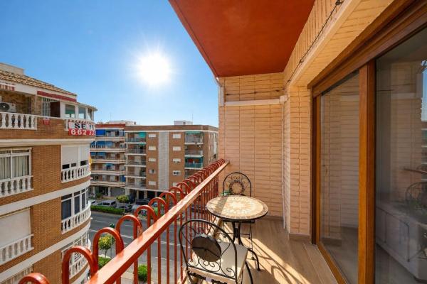 Venta de piso en Piso en Calle Guardamar, El Acequión, Torrevieja, Torrevieja
photo 1