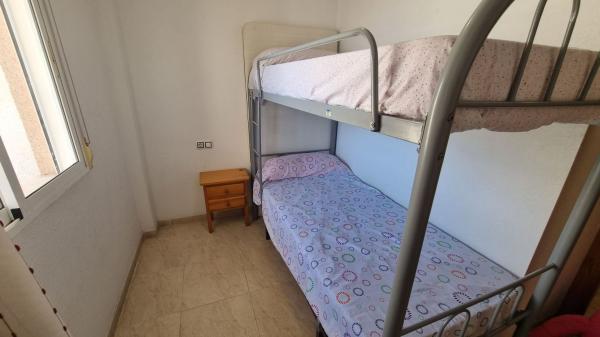 Venta de piso en Piso en Calle Clemente Gosálvez, Centro - Muelle Pesquero, Torrevieja, Torrevieja
thumbnail 2