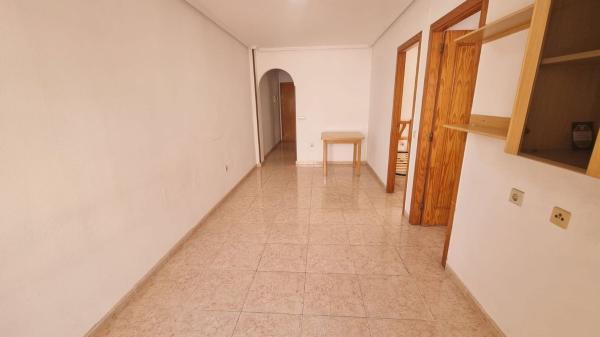 Venta de piso en Piso en Calle Santa Trinidad, El Molino, Torrevieja, Torrevieja
thumbnail 1