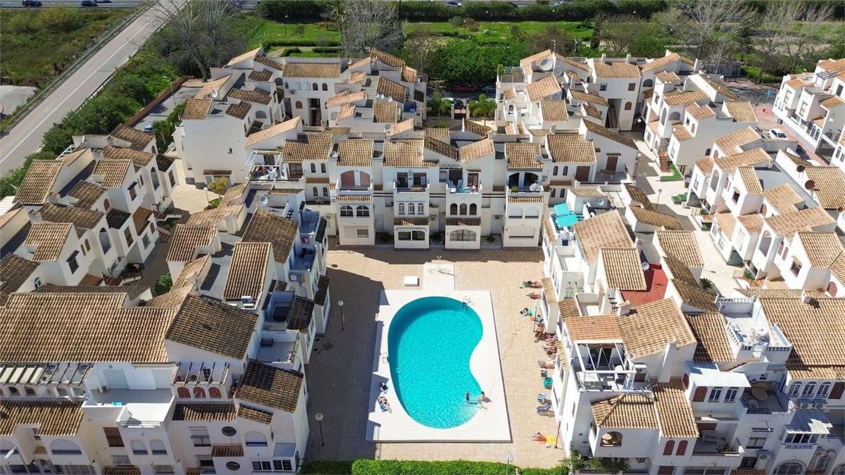 Venta de piso en Piso en Calle Mar Menor, Playa de los Náufragos, Torrevieja, Torrevieja
 photo 2