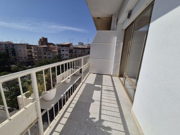 Venta de piso en Piso en General Espartero, Carolinas Altas, Alicante / Alacant, Alicante / Alacant
photo 1