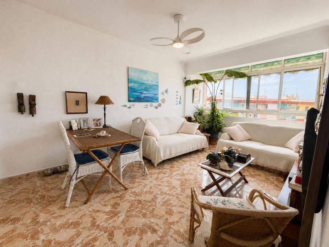 Продажа квартиры на Piso en Calle Fiscal Miguel Gutiérrez Carbonell, 16, Plà del Bon Repòs-La Goteta, Alicante / Alacant, Аликанте / Алакант
photo 1