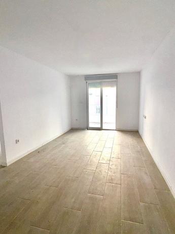 Venta de piso en Piso en Calle Villa Madrid, Parque de las Naciones, Torrevieja, Torrevieja
thumbnail 3