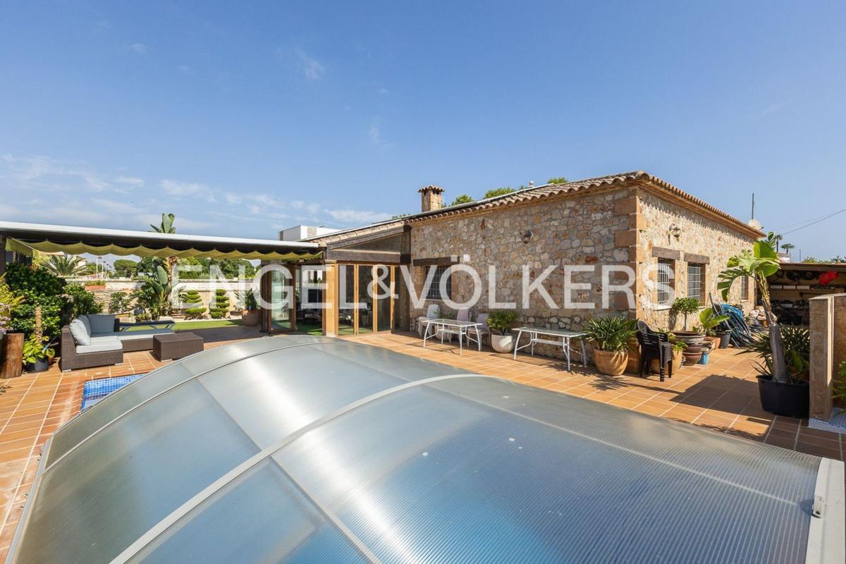 Properties for sale and rent in Spain photo 2