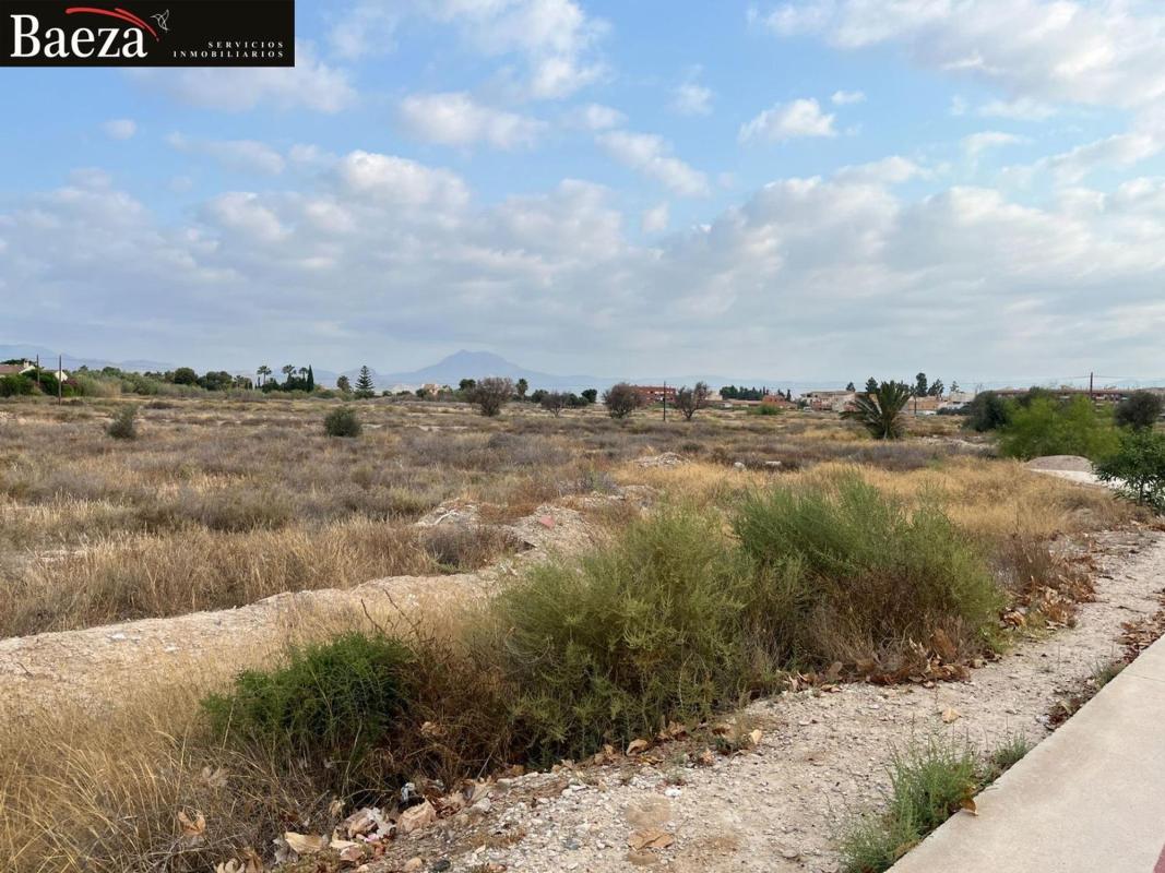 Terreno en venta en Mutxamel, Alicante photo 2