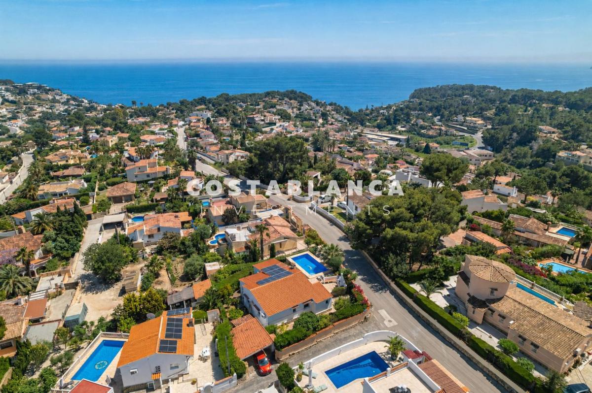 Продажа отдельного шале в Casa o chalet en Avenida del Mediterrani, Cala Advocat - Baladrar, Benissa, Бенисса photo 1