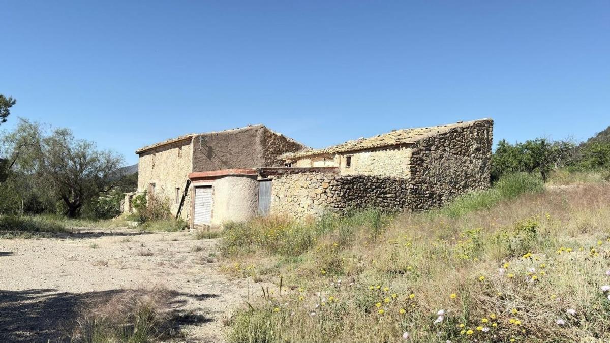 Terreno en venta en Relleu, Alicante photo 1