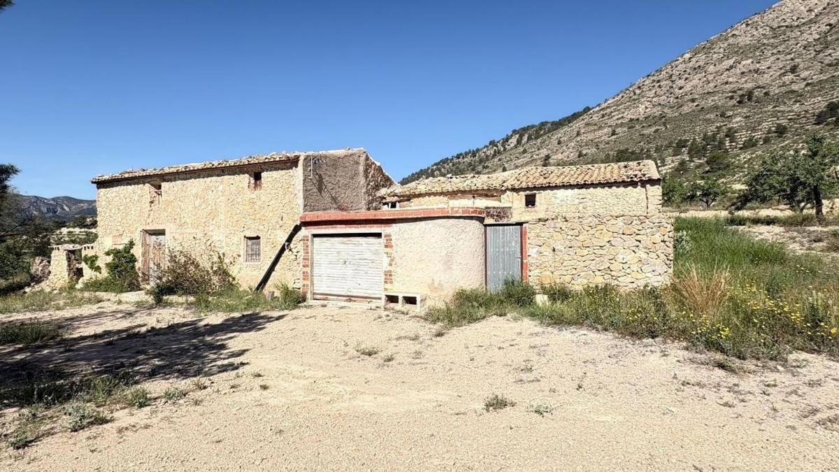Terreno en venta en Relleu, Alicante photo 2