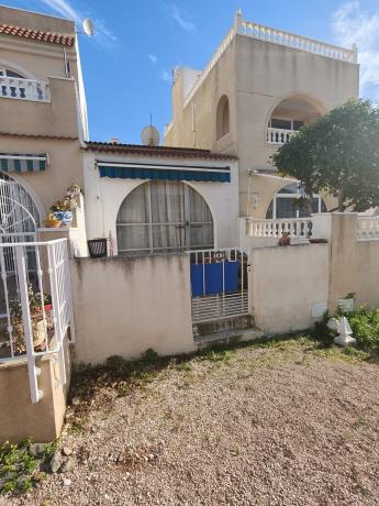Chalet adosado en Rodrigo, La Siesta - El Salado - Torreta, Torrevieja thumbnail 1