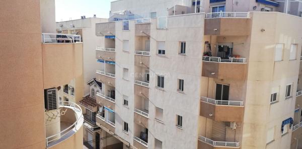 Venta de piso en Piso en Calle Clemente Gosálvez, El Molino, Torrevieja, Torrevieja
photo 1