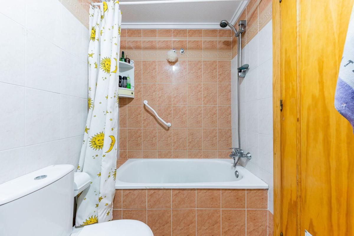 Sprzedaż mieszkania w Piso en Victor Garcia Villalgordo, La Siesta - El Salado - Torreta, Torrevieja, Torrevieja
photo 3