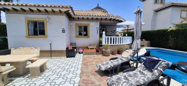Частный шале на продаже в Casa o chalet en Las Filipinas, Orihuela, Ориуэла thumbnail 1