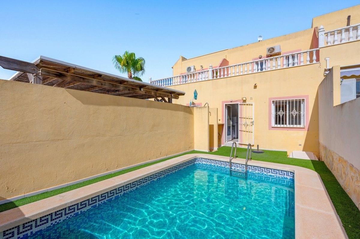 Продажа отдельного шале в Casa o chalet en Villamartín, Orihuela, Ориуэла photo 2