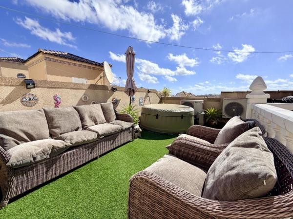 Частный шале на продаже в Casa o chalet en Villamartín, Orihuela, Ориуэла thumbnail 2