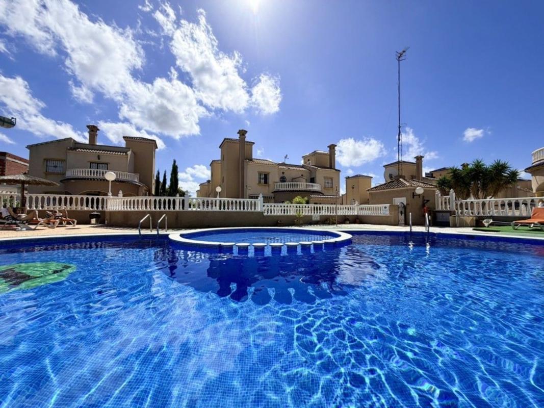 Продажа отдельного шале в Casa o chalet en Villamartín, Orihuela, Ориуэла photo 4