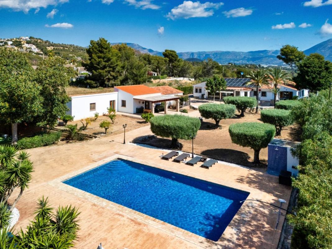 Properties for sale and rent in Spain photo 2
