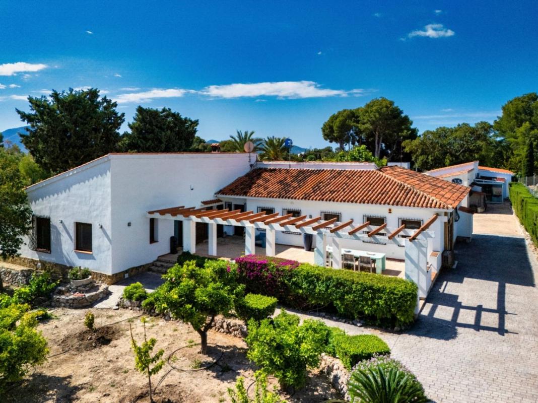 Properties for sale and rent in Spain photo 4