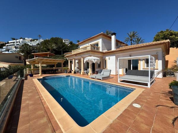 Independent chalet for sale in Casa o chalet en Benimeit-Tabaira, Moraira, Moraira
thumbnail 1
