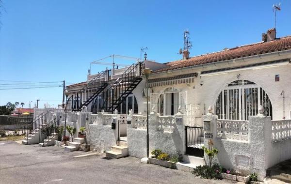 Продажа квартиры на Piso en Calle Rodrigo, La Siesta - El Salado - Torreta, Torrevieja, Торревьеха
 photo 1