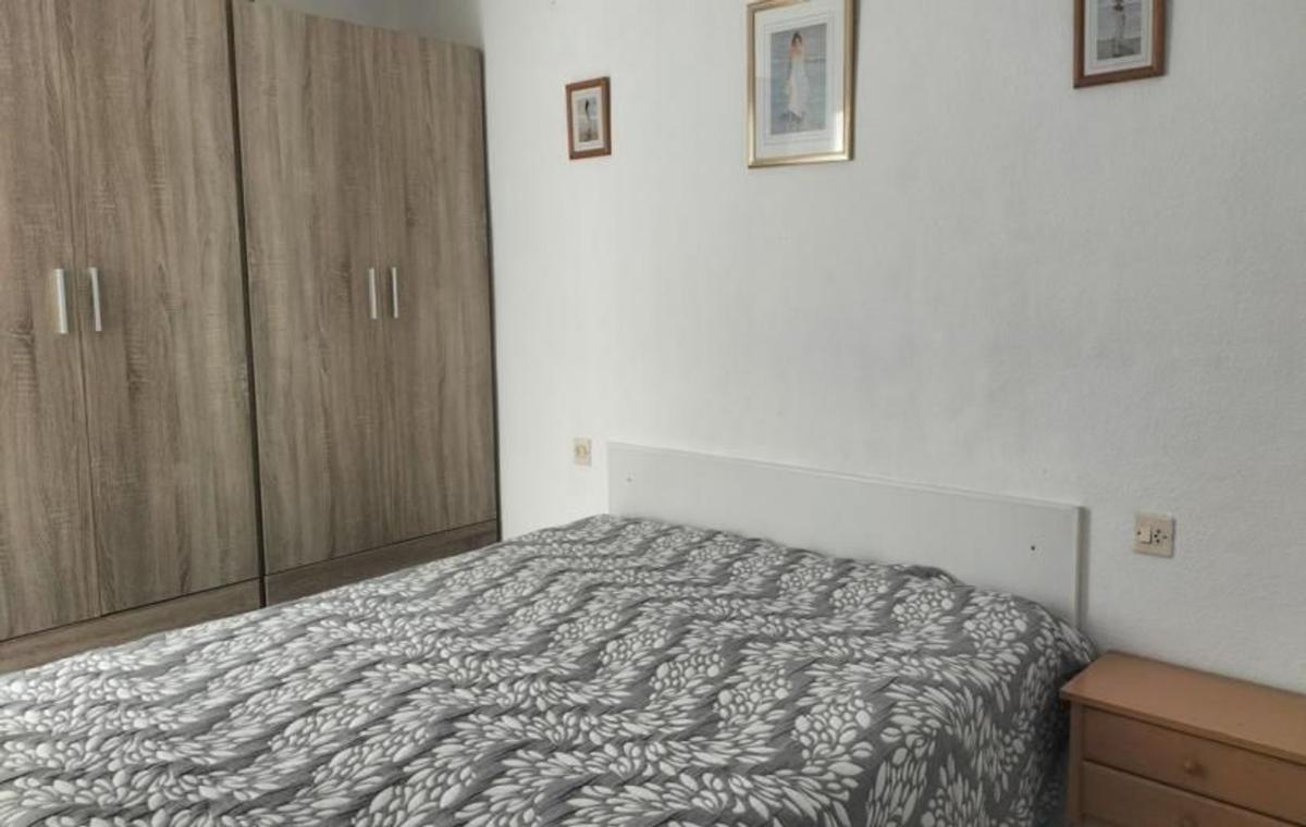 Venta de piso en Piso en Calle Rodrigo, La Siesta - El Salado - Torreta, Torrevieja, Torrevieja
 photo 5