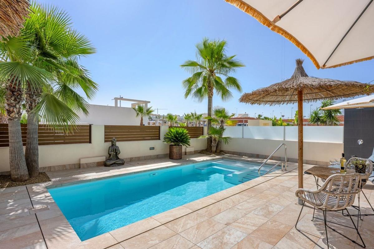 Properties for sale and rent in Spain photo 3