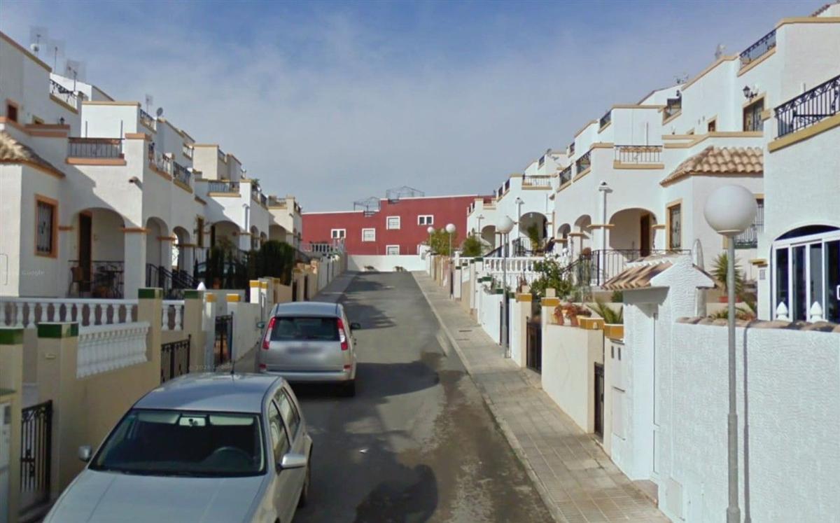 Sprzedaż niezależnego domku jednorodzinnego w Casa o chalet en Calle Ruidera, Los Balcones - Los Altos del Edén, Torrevieja, Torrevieja photo 1