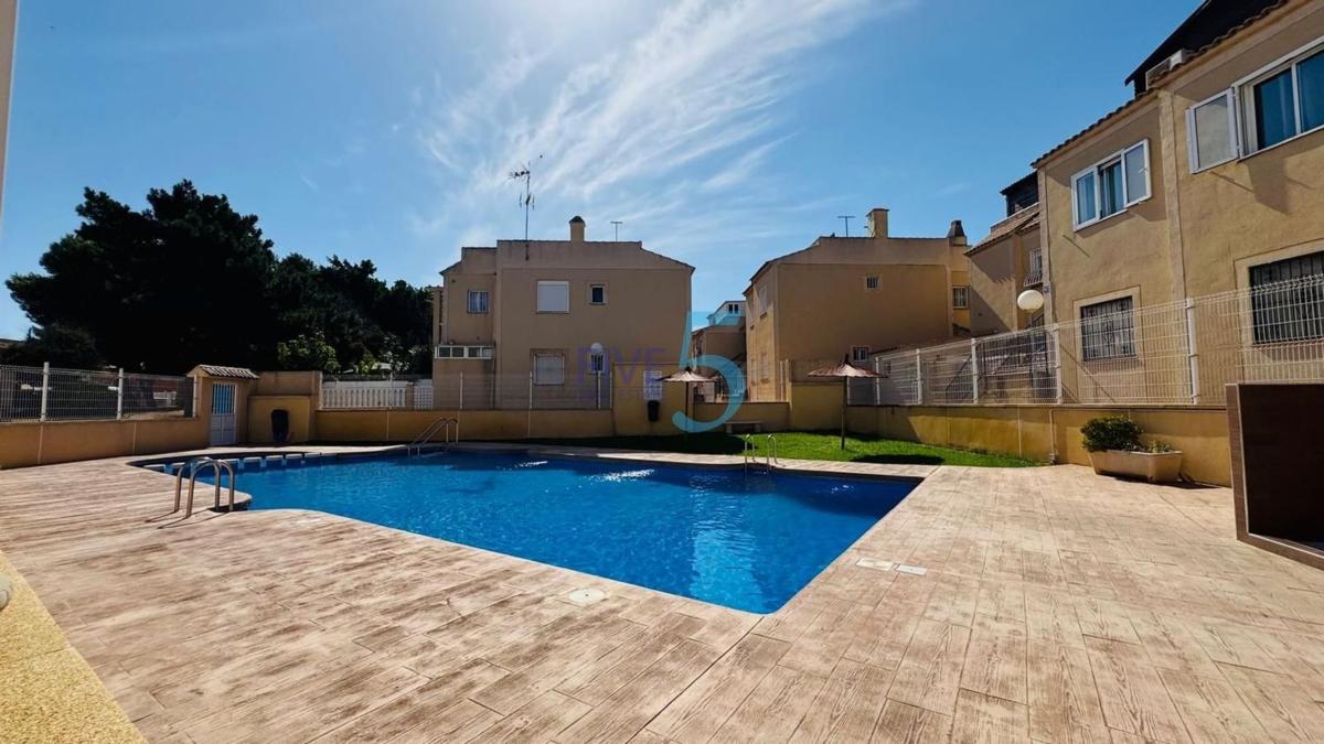 Venta de piso en Piso en Aguas Nuevas, Torrevieja, Torrevieja
photo 2