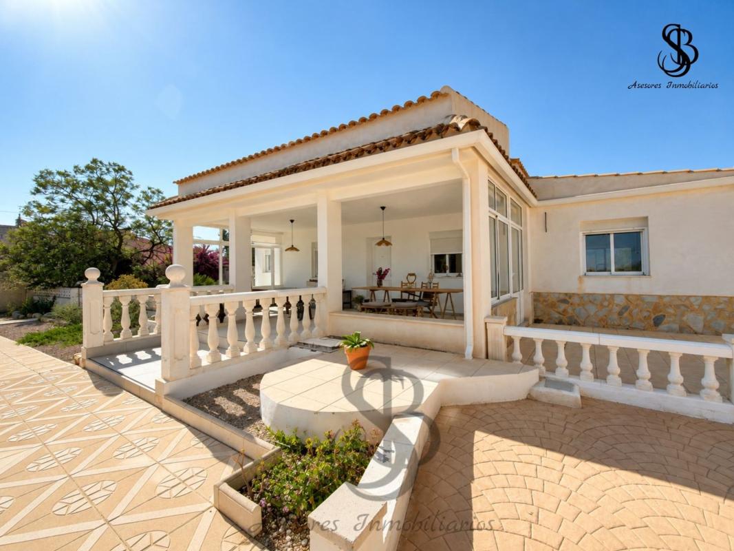Propiedades en venta y alquiler en España photo 2