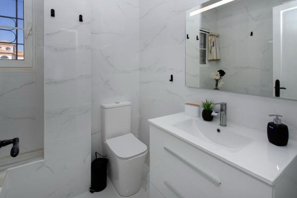 Duplex en venta en Dúplex en Plaza Antonio Vicea, 26, Playa Flamenca, Orihuela, Orihuela thumbnail 1