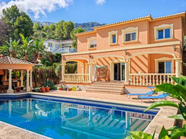 Chalet independiente en venta en Casa o chalet en Centro Urbano, Denia, Denia
 photo 1