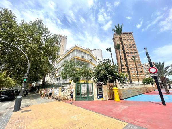Sprzedaż mieszkania w Piso en Avenida del Mediterráneo, Playa de Levante, Benidorm, Benidorm
 photo 1