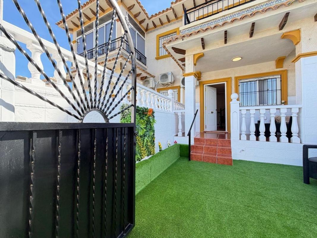 Properties for sale and rent in Spain photo 3