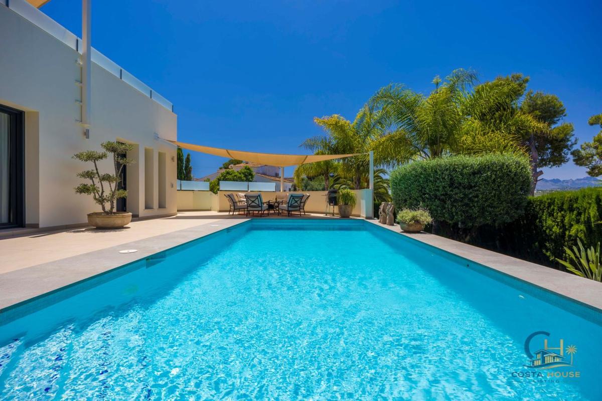 Properties for sale and rent in Spain photo 2